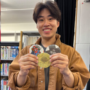 Make-badges-5